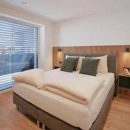 Апартаменты Blackstyle By Alpenluxus *