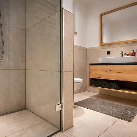 Апартаменты Blackstyle By Alpenluxus *