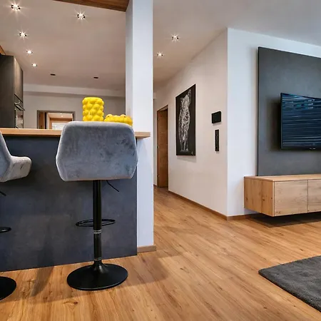 Апартаменты Blackstyle By Alpenluxus